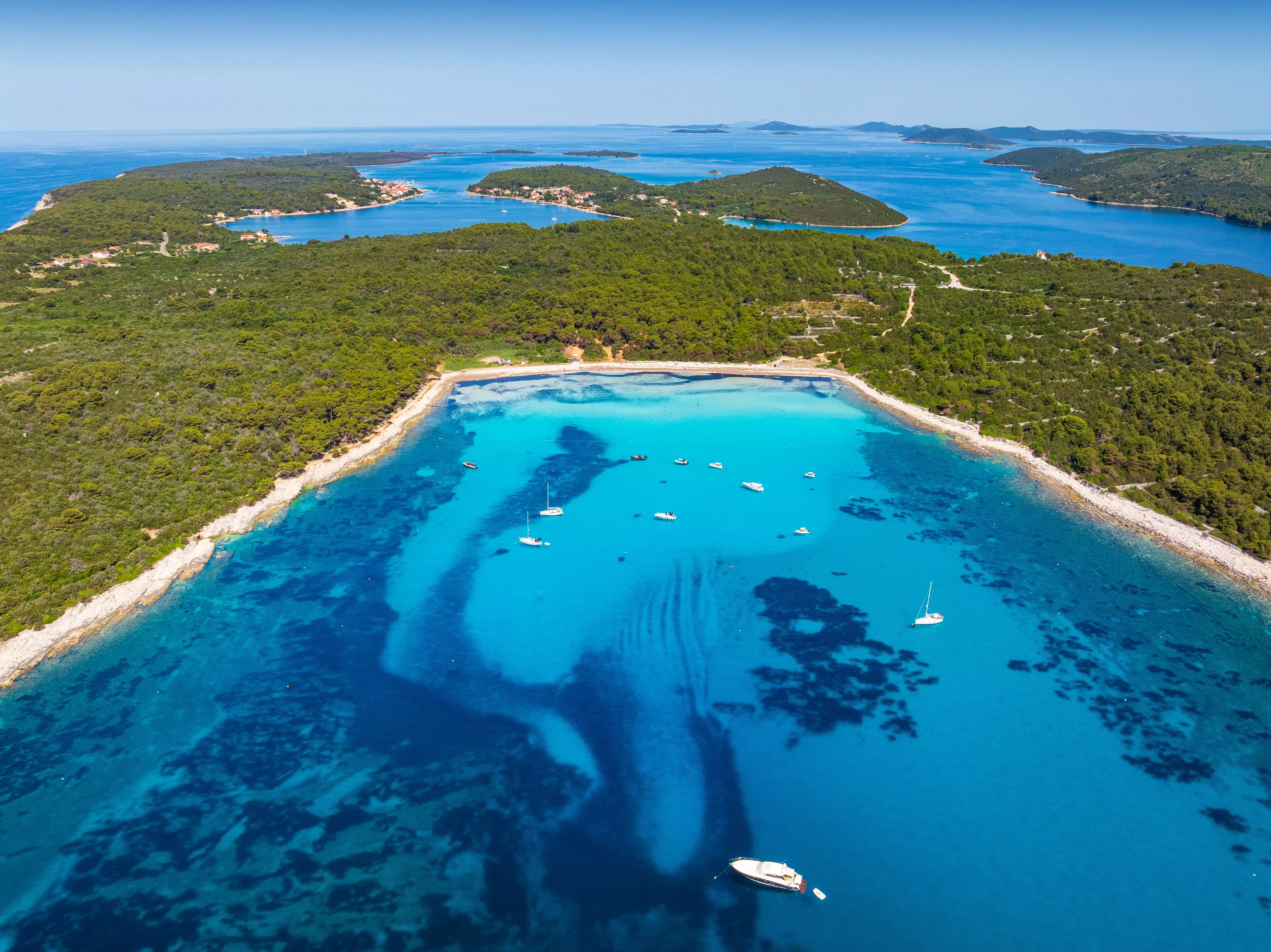 Plaža Sakarun — bijeli pijesak i pličak boje žada na Dugom otoku